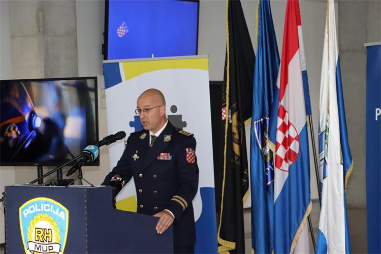 Slika /2022/DAN POLICIJE/6.jpg